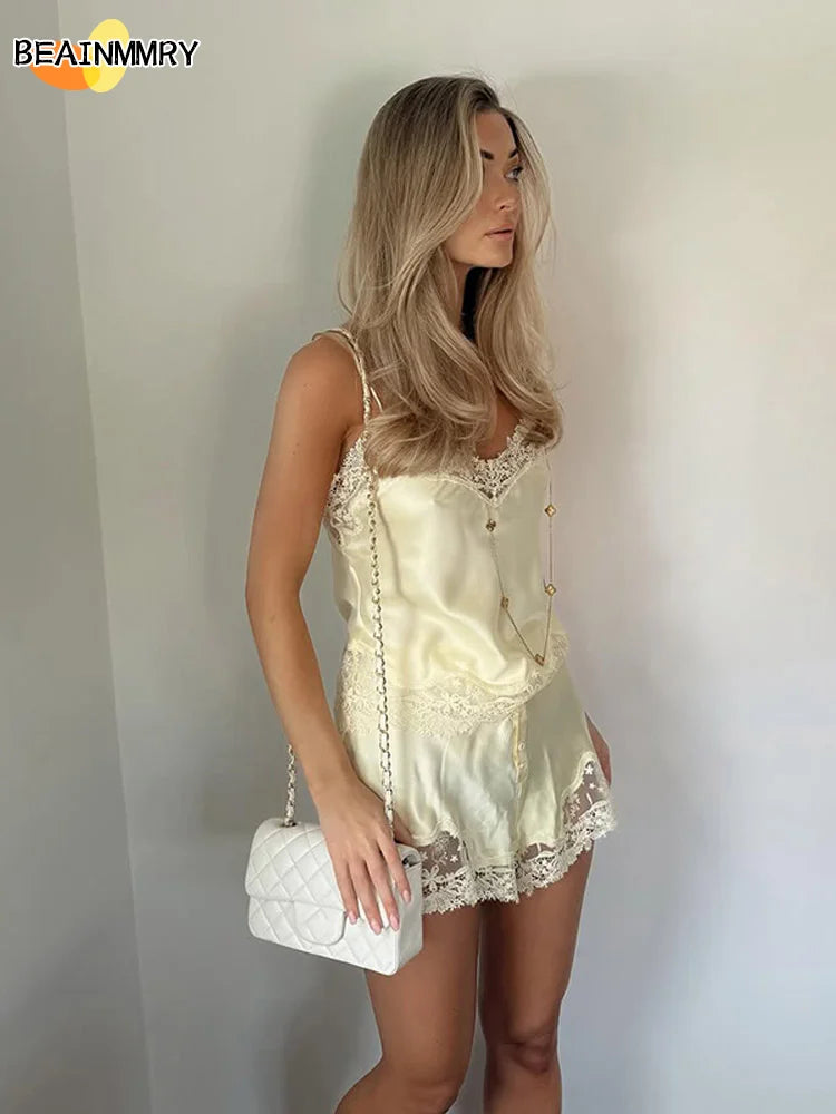 Women Yellow Patchwork Lace Shorts Suit Casual Off Shoulder Sleeveless Sling Top 2 Pieces Set Lady 2025 New Summer Daily Suits