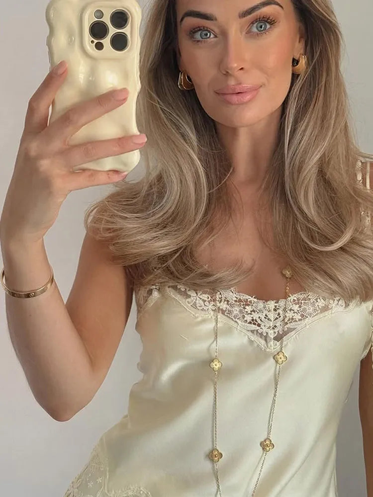 Women Yellow Patchwork Lace Shorts Suit Casual Off Shoulder Sleeveless Sling Top 2 Pieces Set Lady 2025 New Summer Daily Suits