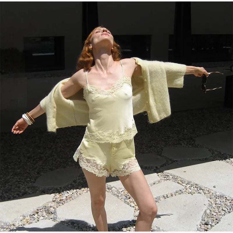 Women Yellow Patchwork Lace Shorts Suit Casual Off Shoulder Sleeveless Sling Top 2 Pieces Set Lady 2025 New Summer Daily Suits