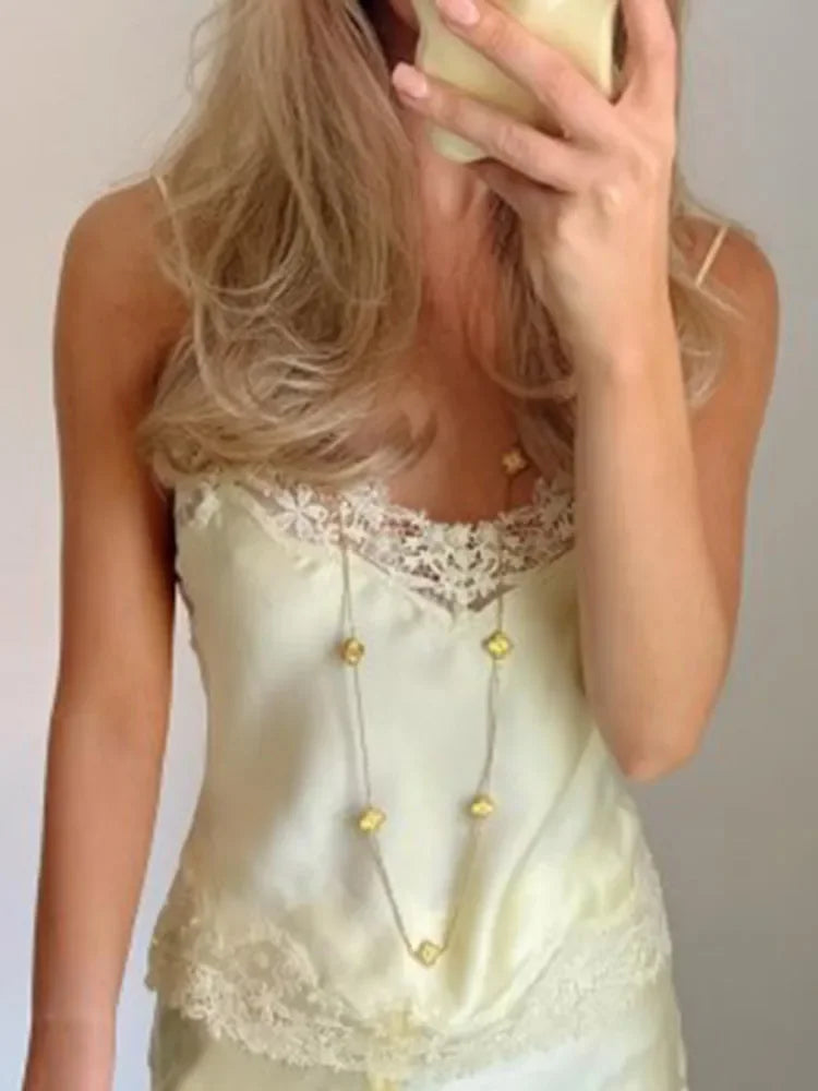 Women Yellow Patchwork Lace Shorts Suit Casual Off Shoulder Sleeveless Sling Top 2 Pieces Set Lady 2025 New Summer Daily Suits