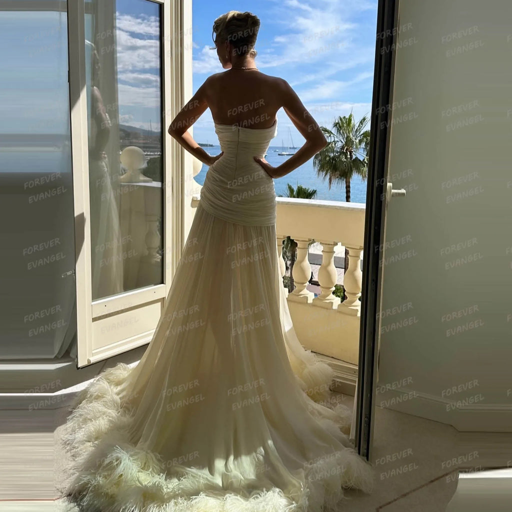 Simple Wedding Dresses A Line Woman's Feathers Sexy Strapless Backless Party Bride Gowns Formal Customized Vestidos De Novia